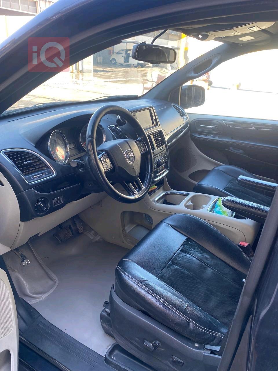 دودج جراند كارافان